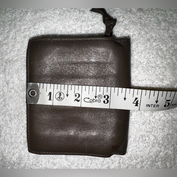 Bottega Veneta Intrecciato leather bifold wallet, Unisex. - Picture 13 of 14